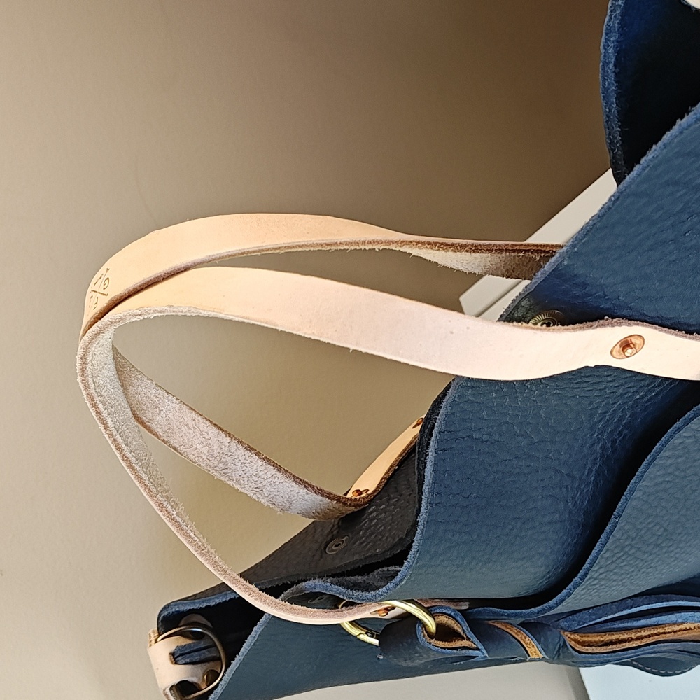 Go Forth Goods Navy Medium Avery - Picture 7 of 7